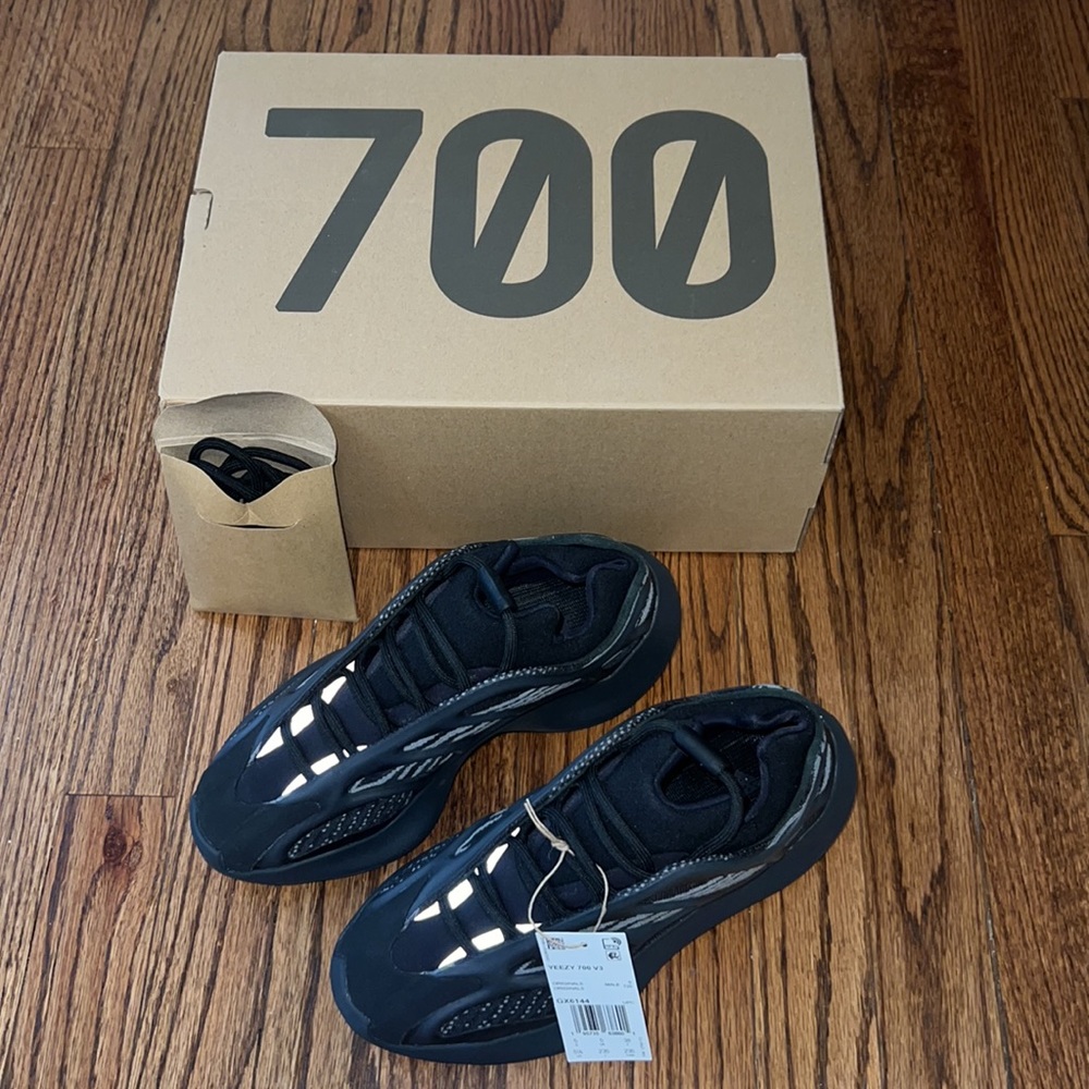 Yeezy 700 V3 Dark Glow (NWT)